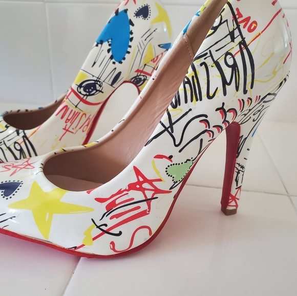 Shoes - Picture 3 of 9